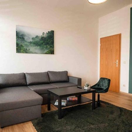 Ferienwohnung Bali Style Mit High Speed Wlan Und Gratis Parkplatz Gera Extérieur photo