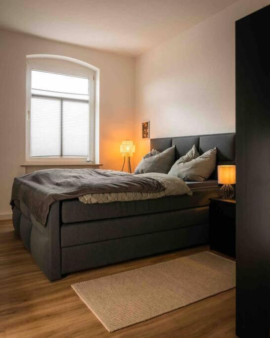 Ferienwohnung Bali Style Mit High Speed Wlan Und Gratis Parkplatz Gera Extérieur photo