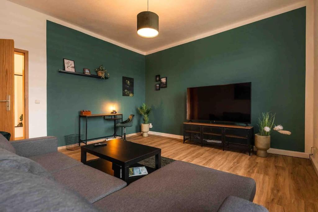 Ferienwohnung Bali Style Mit High Speed Wlan Und Gratis Parkplatz Gera Extérieur photo